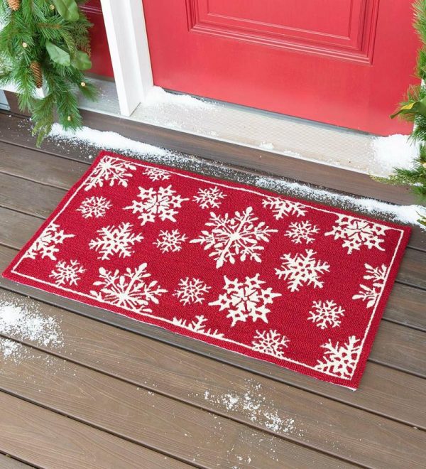 Seasonal Doormats |   Indoor/Outdoor Snowflakes Holiday Hooked Accent Rug Doormats Seasonal Doormats